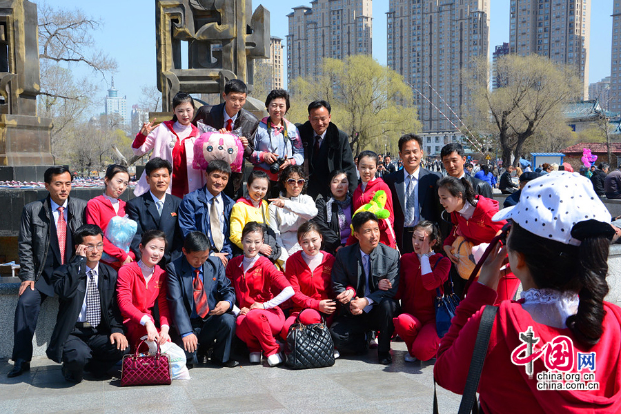 朝鲜女留学生集体游吉林 