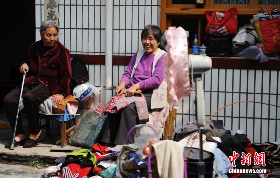 蘭州水廠被污染自流溝沿線居民搬遷[組圖]