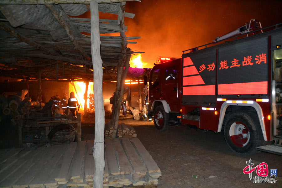 新疆克拉玛依火灾图片图片