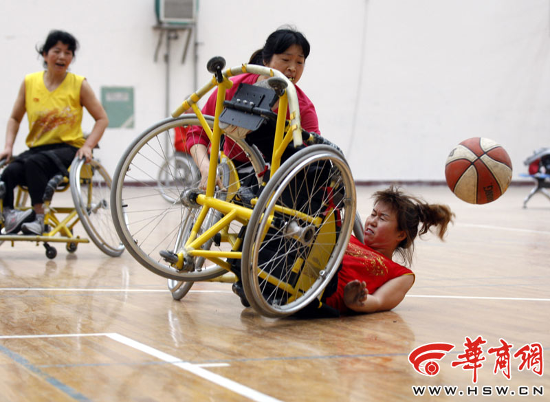 走近陕西女子轮椅篮球队 不为结果只为实现梦想[组图]