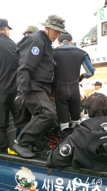 韩国搜救“岁月”号潜水员18日前往救助现场