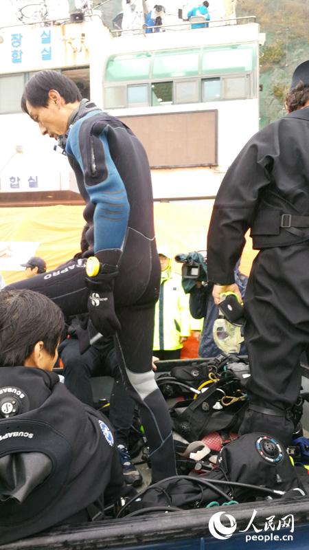 韩国搜救“岁月”号潜水员18日前往救助现场