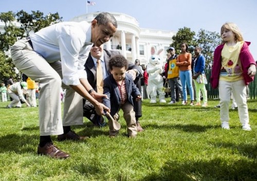 美国庆祝复活节 奥巴马率众“滚彩蛋”