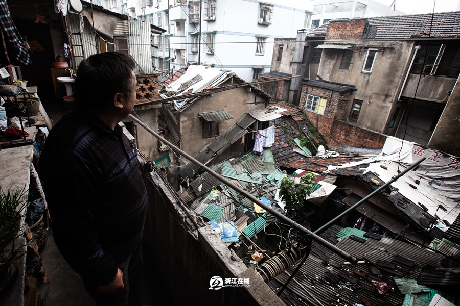 老兵蜗居杭州市中心危房 曾在越南雷区救战友[组图]