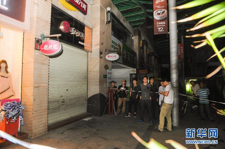 深圳一男子砍人後劫持兩人質 和警方對峙兩小時後被制服