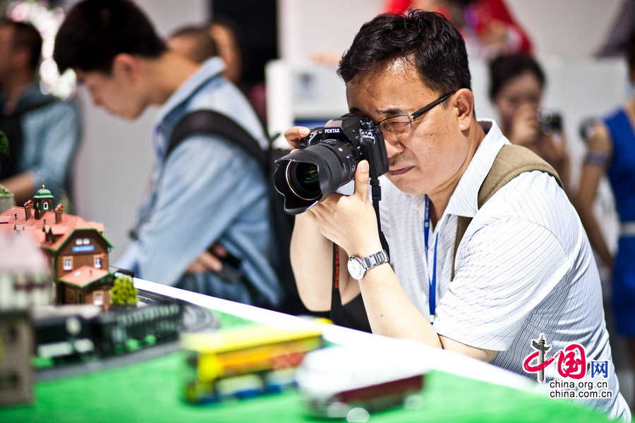 零距離接觸頂級攝影器材，2014年CHINA P&E展會開幕