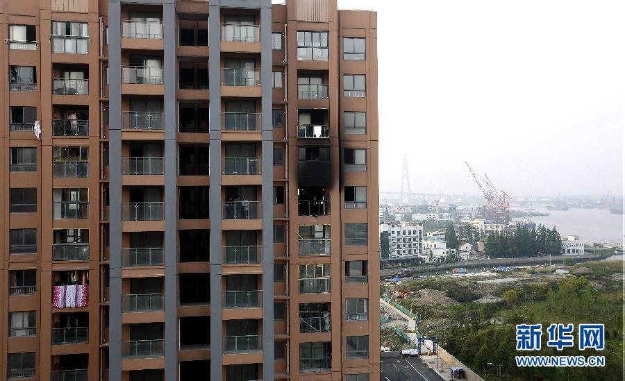 上海一居民楼发生火灾　两名消防员牺牲[组图]