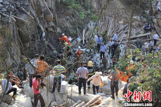 廣東高州石拱橋崩塌事故傷者憶驚魂一刻：沒先兆