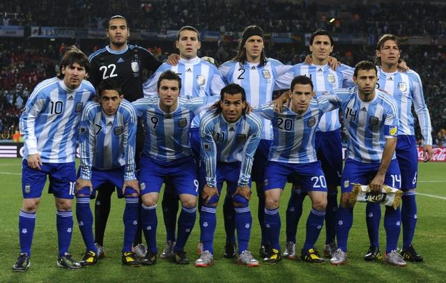 历届世界杯阿根廷球衣回顾:蓝白军团84年两夺