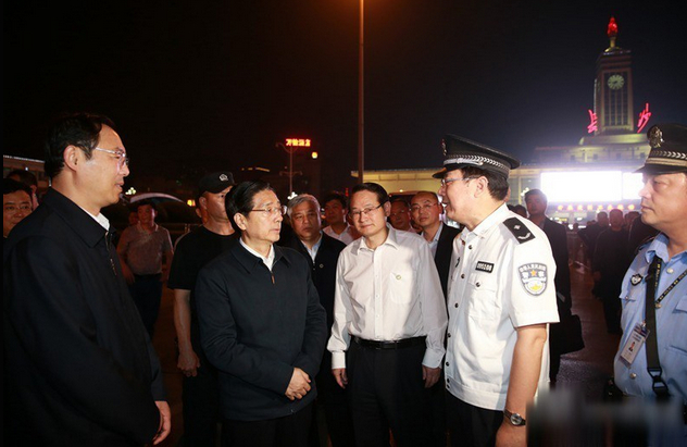 5月6日晚，国务委员、公安部部长郭声琨来到湖南长沙火车站、阿波罗商业广场，实地检查安保工作落实情况。