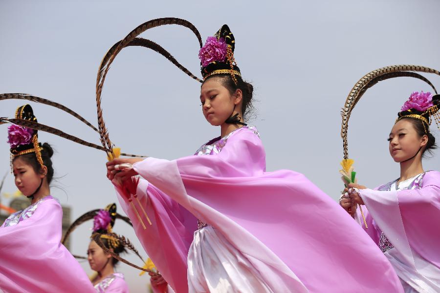 （晚報）（3）山東沂山舉行傳統祭山儀式 再現悠久鎮山文化