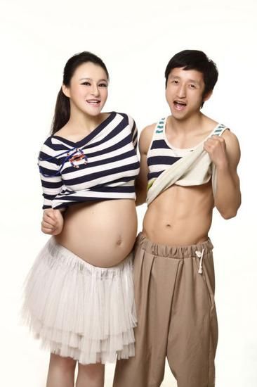 体坛准妈大肚照:乔丹嫩妻"孕味"不输卡戴珊
