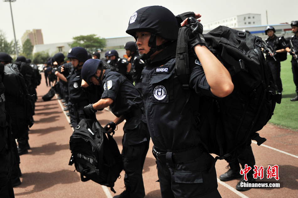 北京举行反恐防暴实地演练部分路段临时管制组图