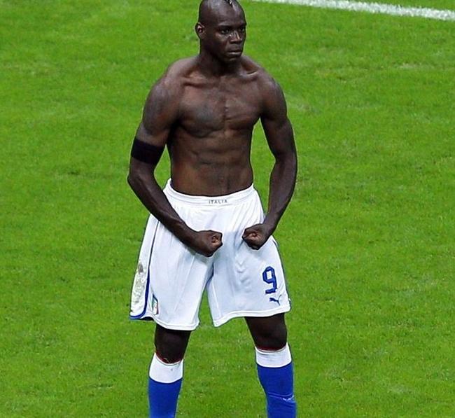 巴神把贼殴打住医院 暴力巴神十大暴力瞬间_体育中国_中国网