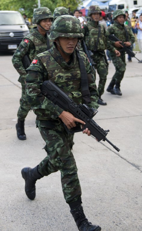 泰国新兵训练图片