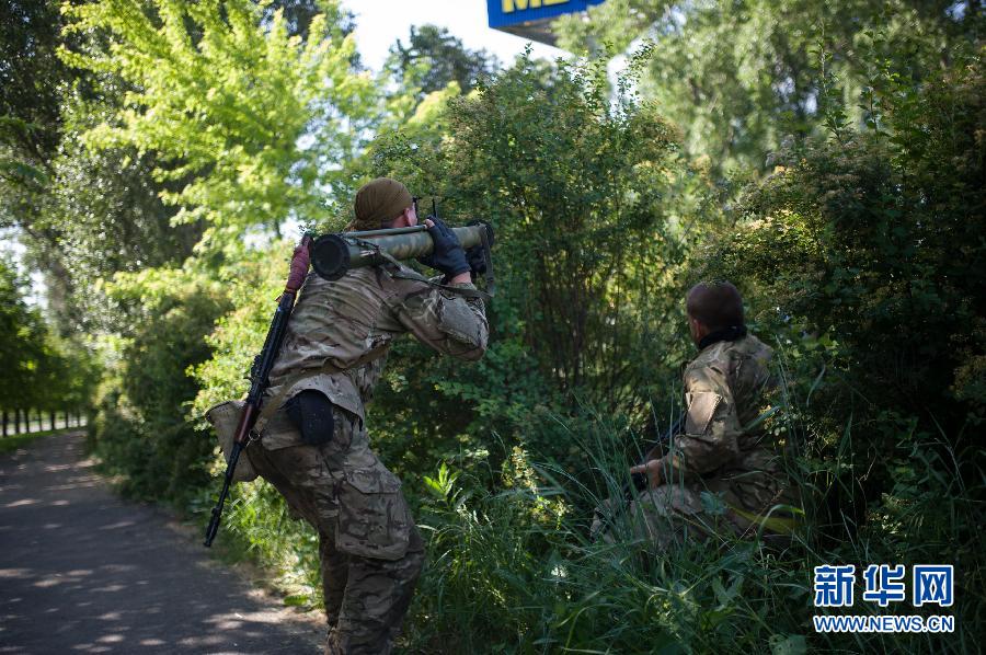 烏克蘭政府軍與頓涅茨克民間武裝激烈交火