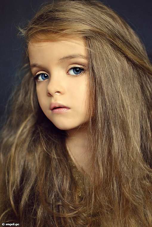 俄罗斯9岁模特走红 盘点全球超美小萝莉