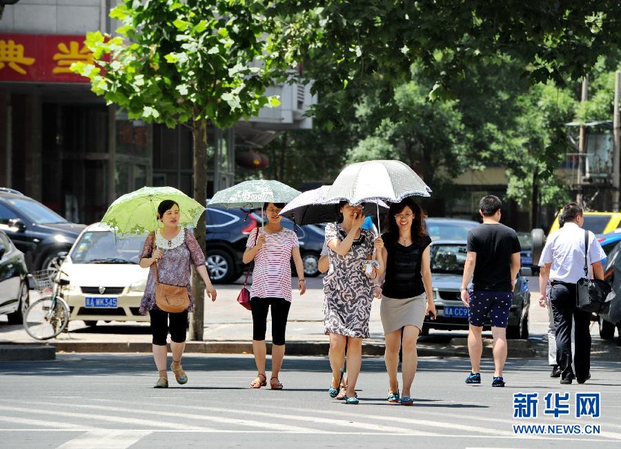 全國多地開啟烈日“烘烤”模式 北京發佈高溫橙色預警