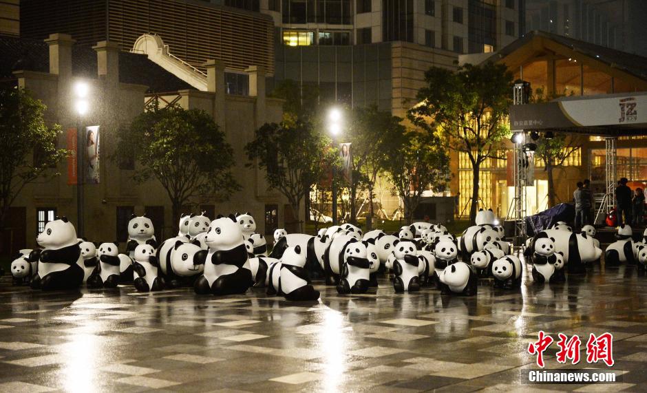 百隻“熊貓”“霸佔”上海街頭 宣傳環保