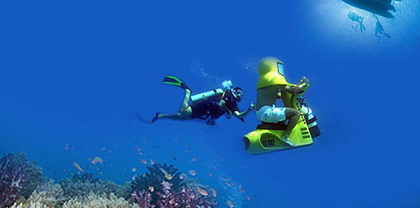法国海底探险家开始挑战水下生活新纪录