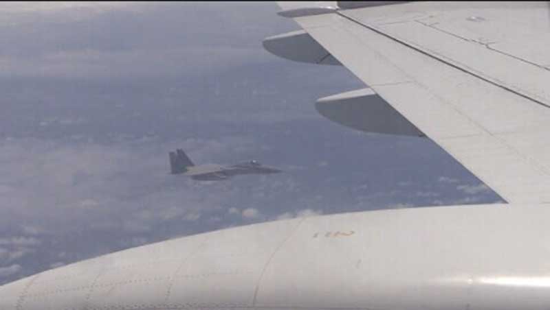 国防部公布日方飞机干扰中国军机视频