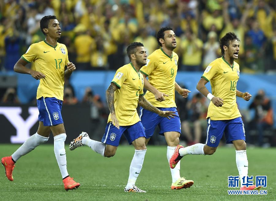 （世界盃）（2）足球——揭幕戰：巴西隊慶祝扳平比分