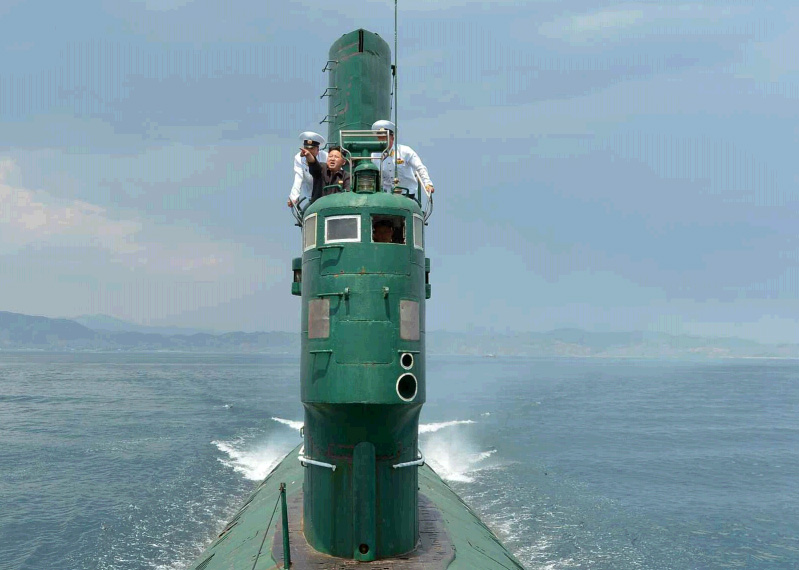 金正恩視察海軍部隊 乘坐潛艇指導演習