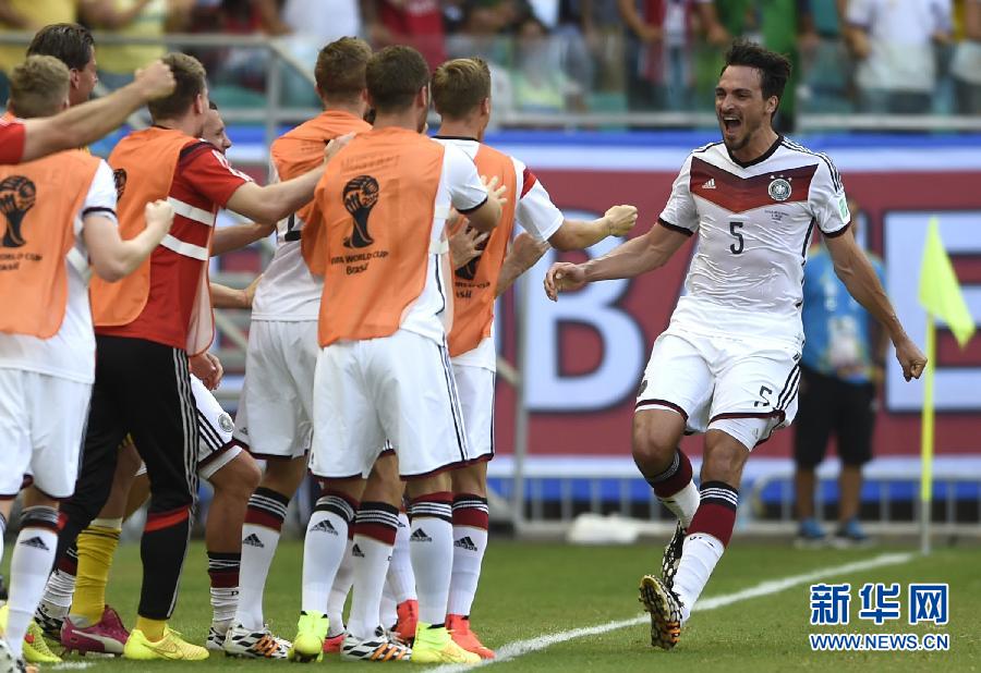 （世界盃·進球時刻）（3）足球——小組賽G組：德國隊馬·胡梅爾斯頭球得分