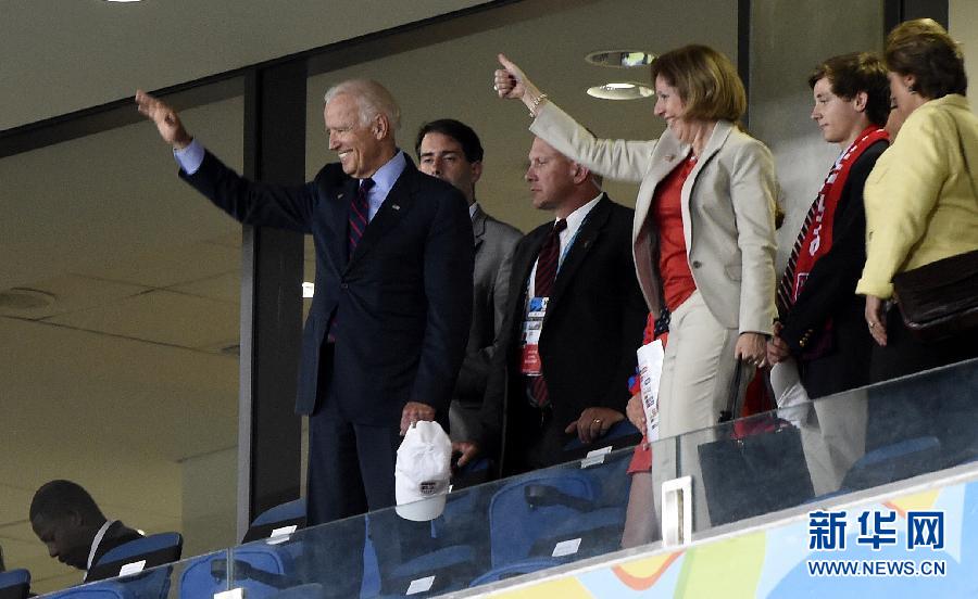 （世界盃）足球——美國副總統拜登祝賀美國隊獲首勝