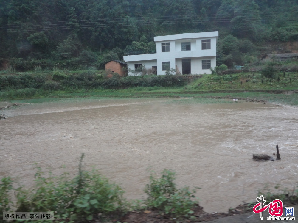 2014年6月22日，江西省遂川縣遭遇強降雨。中國網圖片庫 肖遠泮