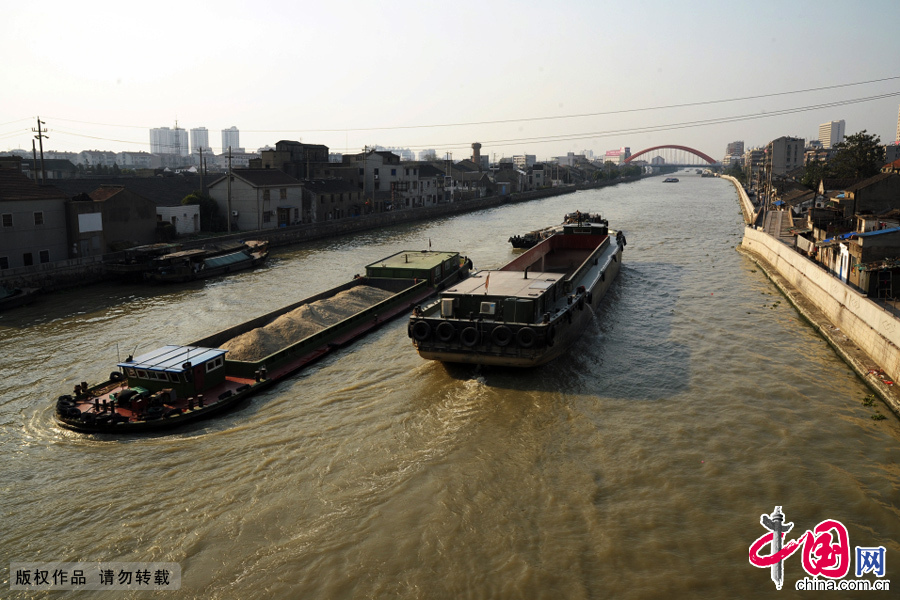 大运河江苏常州段，它串联起了163个珍贵遗产点，至今还是起着作为一条重要的水道运输作用。