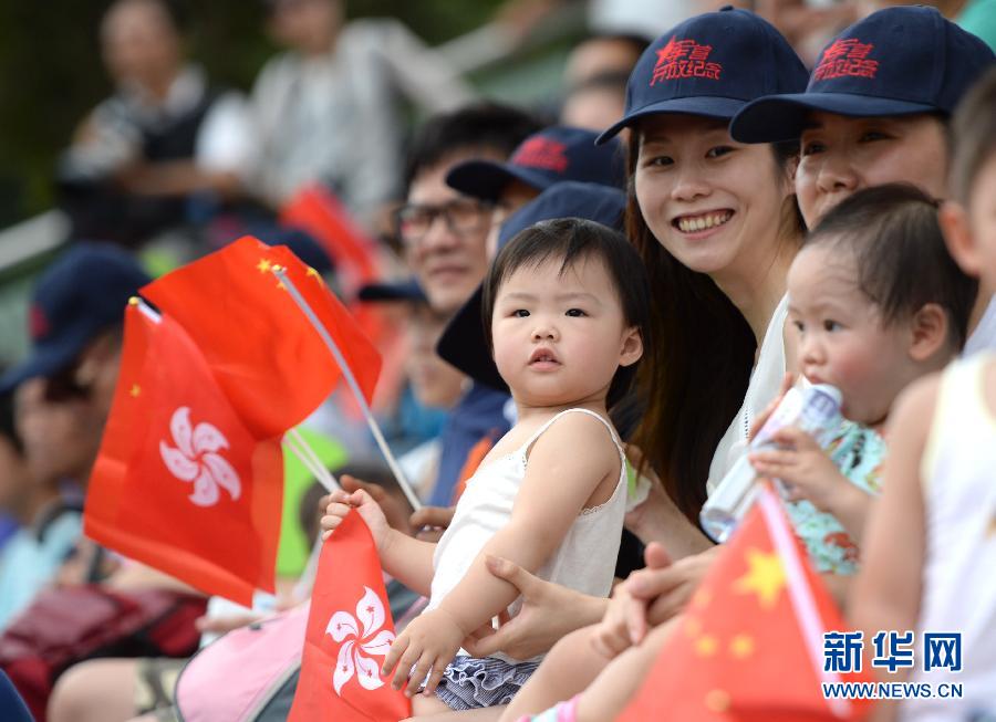 驻港部队昂船洲军营举行开放日活动