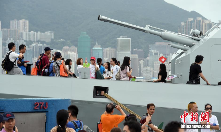 駐港部隊昂船洲軍營舉行開放日活動