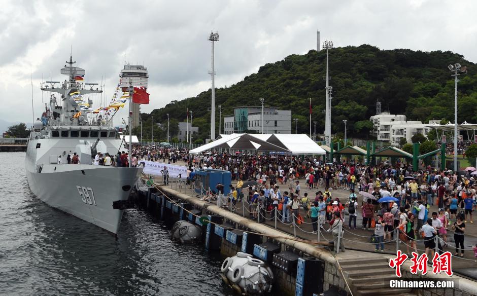 駐港部隊昂船洲軍營舉行開放日活動