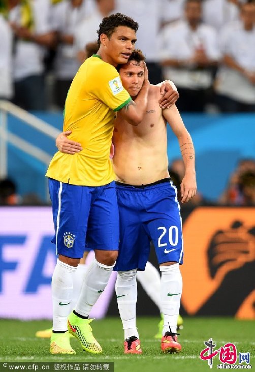 巴西，伯纳德，1.66米。