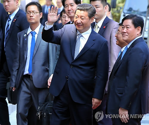 正在南韓訪問的中國國家主席習近平4日上午訪問首爾大學工學院併發表演講。