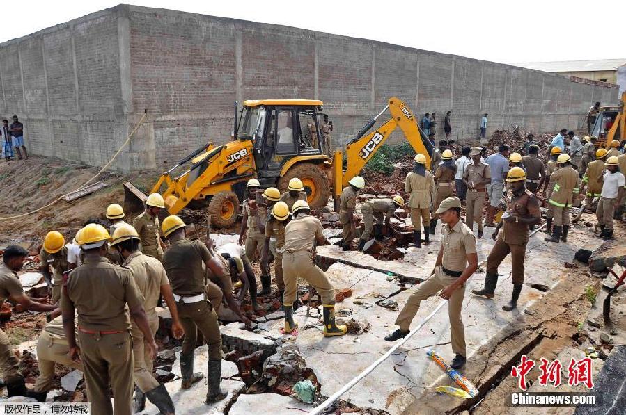 印度房屋倒塌致11名工人遇难