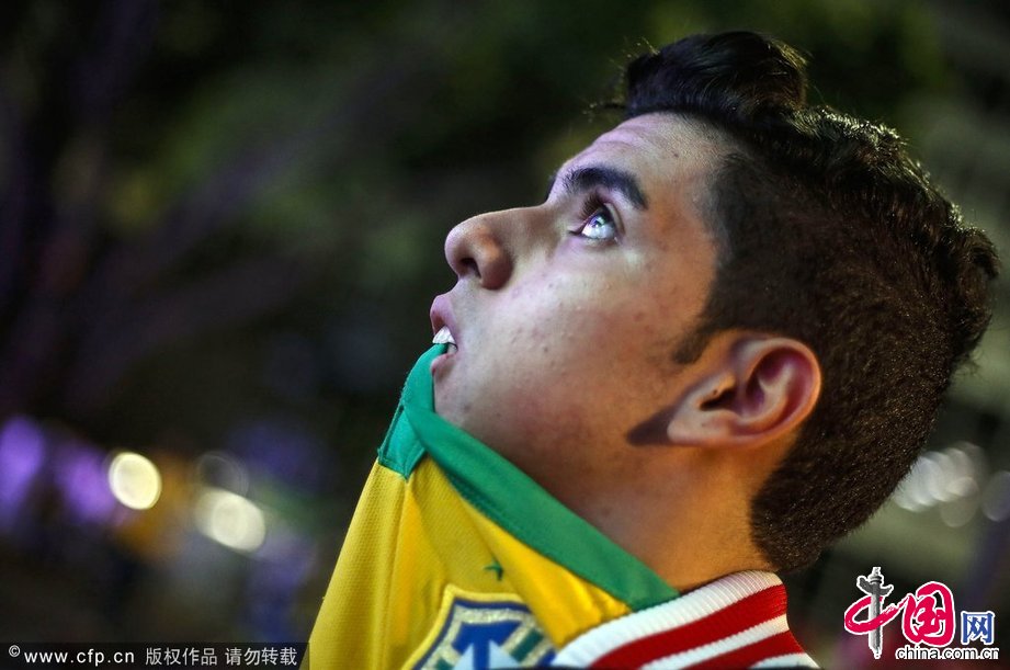 巴西1:7负德国无缘决赛 各地巴西球迷痛哭流涕