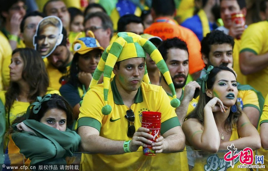 2014年7月8日，巴西米內羅競技場，2014巴西世界盃準決賽，巴西Vs德國。巴西球迷痛哭流涕。