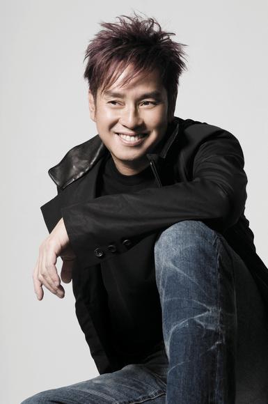 微视:谭咏麟赴巴西观赛_ 视频中国