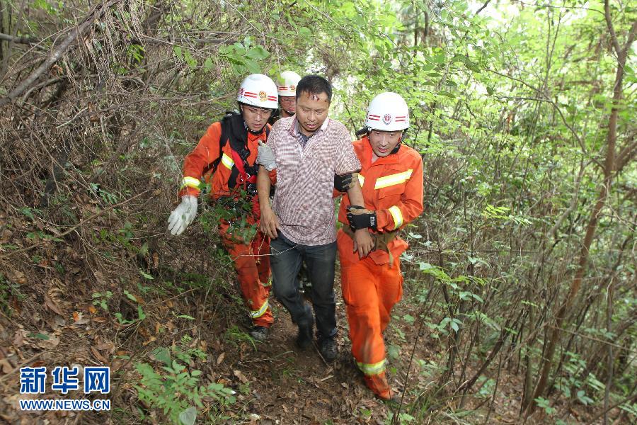 福建男子被困黔江武陵山4天 警民聯合成功搜救