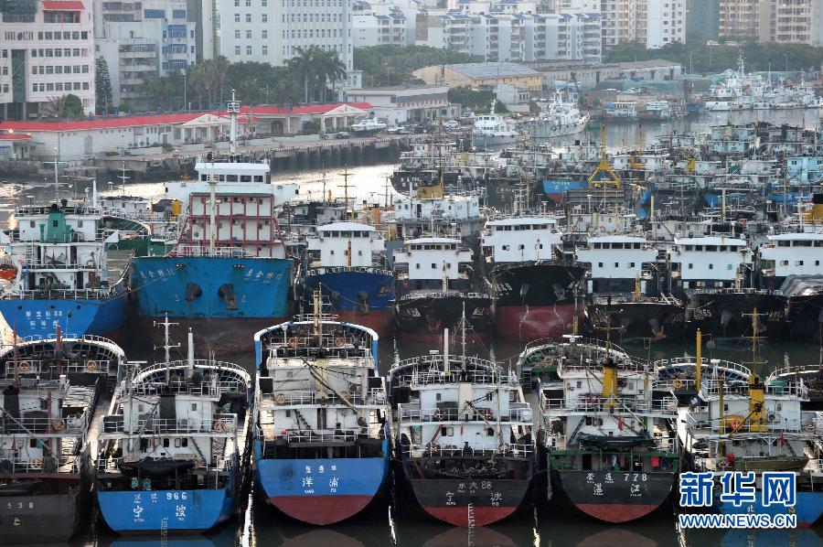 颱風“威馬遜”來襲 海南漁船回港避風