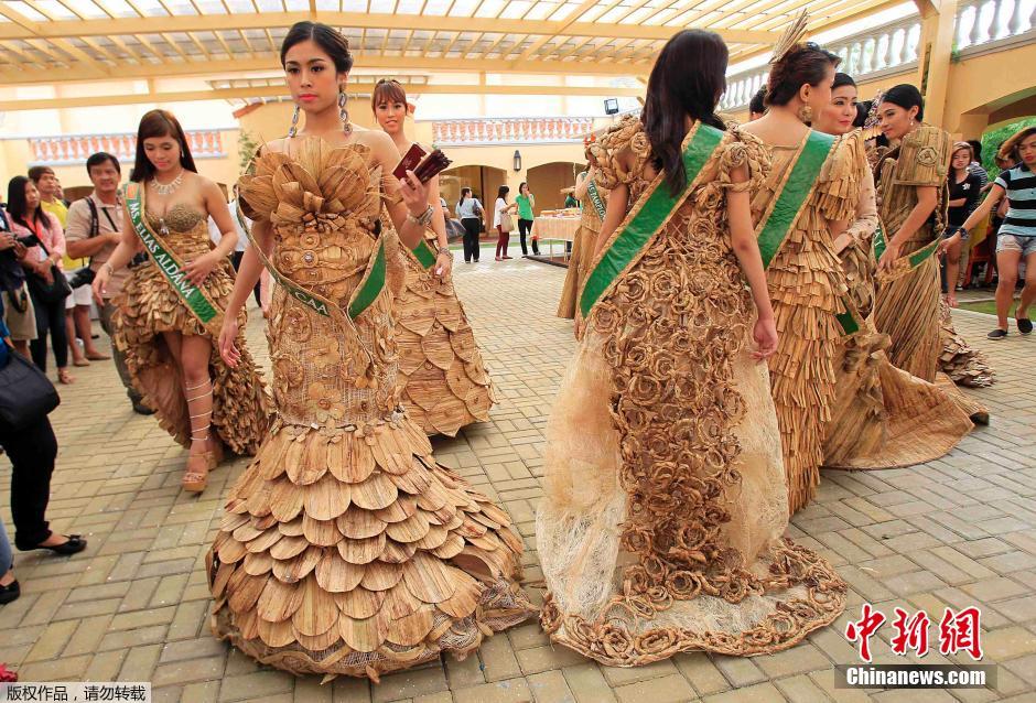 菲律宾庆睡莲节 候选人身穿睡莲礼服参加选美大赛