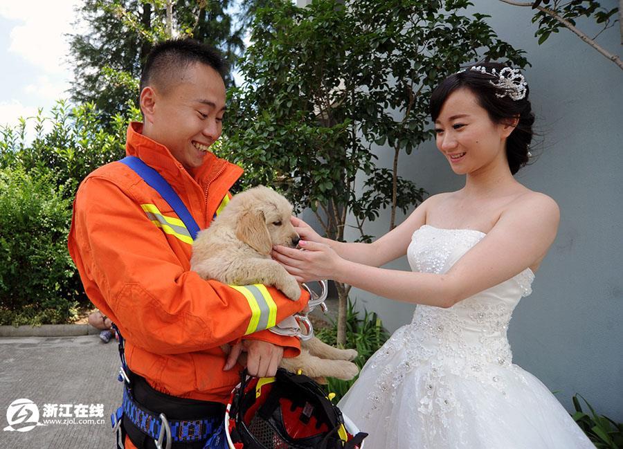 浙江宁波消防战士拍“特殊婚纱照” 浪漫唯美