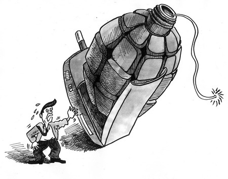 边充电边玩 手机变手雷