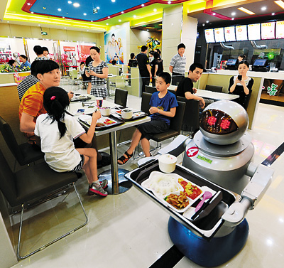 中国首家机器人餐厅亮相江苏昆山