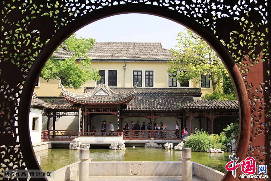 南京“总统府”的东花园，又叫复园，清朝时为两江总督衙门花园，有石舫、湖泊、假山，以及楼台亭阁等。
