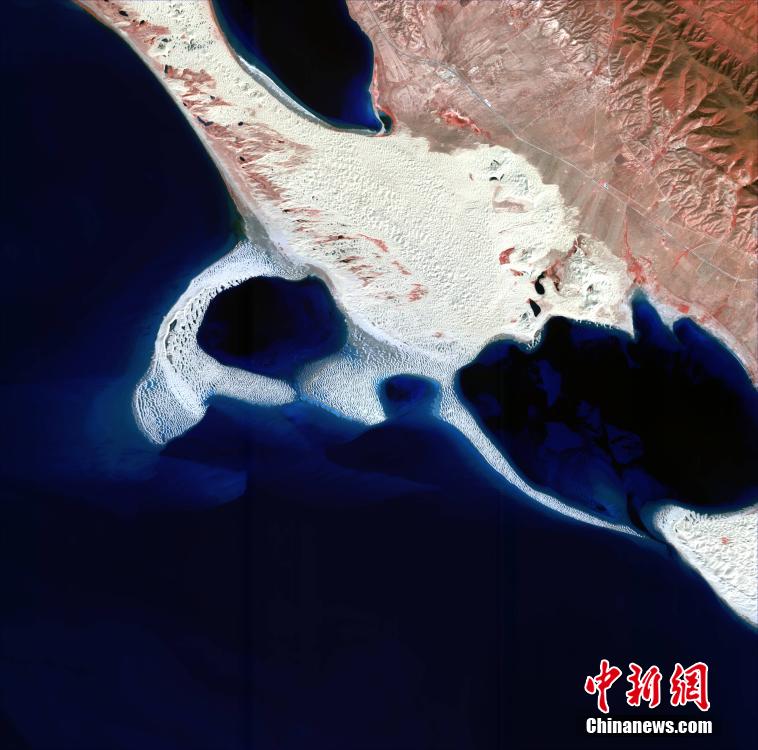 8月16日，中国发布“高分一号”高分辨率自然地理地貌图像