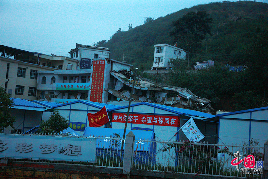 【图片故事】云南鲁甸地震灾区：安置点的暑假