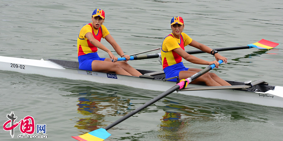 8月18日上午，女子赛艇双人单桨和男子赛艇双人单桨预赛在南京市水上运动学校举行。